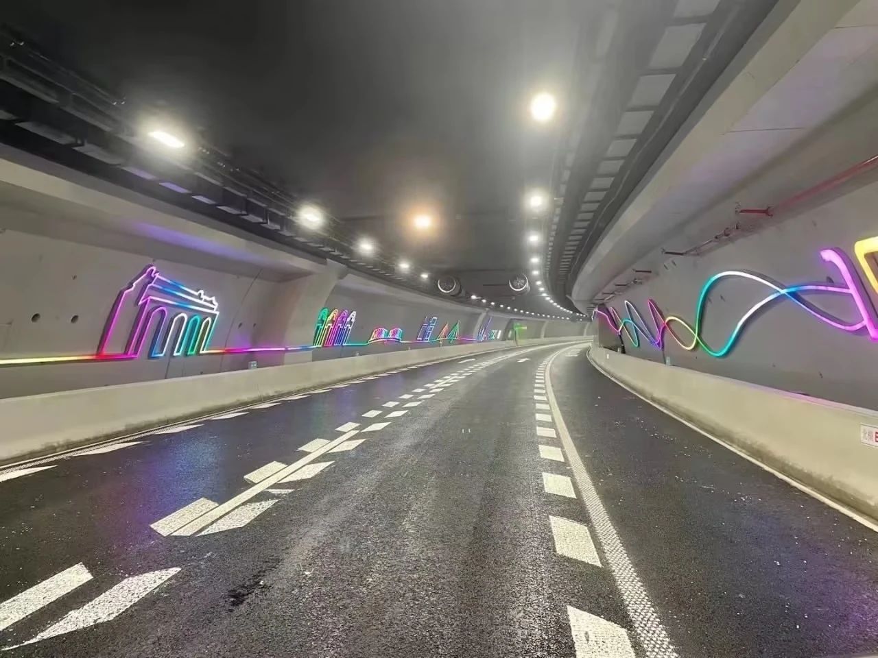點(diǎn)亮,上海,東西大通道,全國(guó)至少,2500條隧道,跟閔行,這家企業(yè),相關(guān)